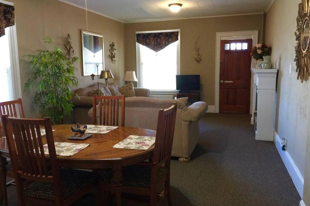 Great Gorge Guesthouse - Walk To The Falls, The Casino And All Downtown Restaurants - Across From The Aquarium Niagara Falls Luaran gambar