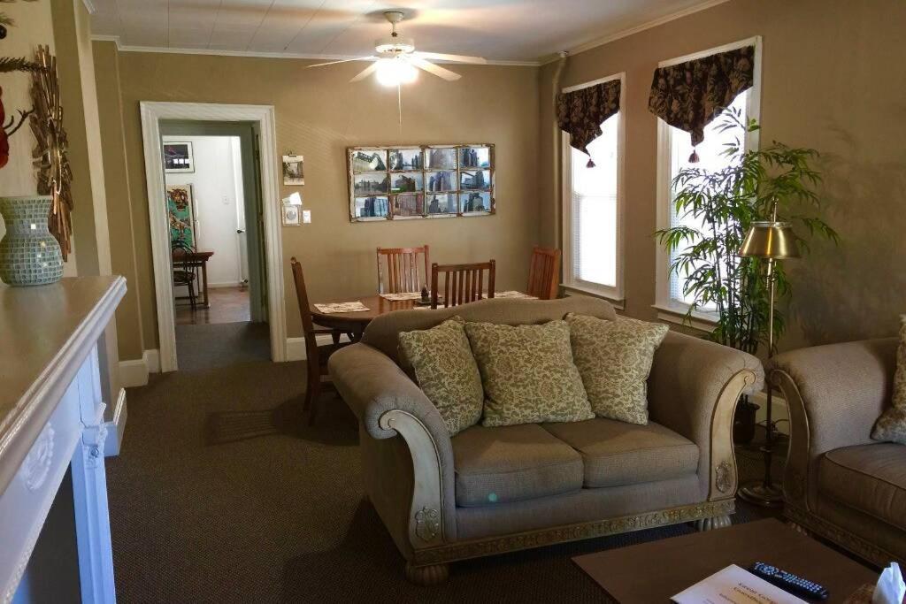 Great Gorge Guesthouse - Walk To The Falls, The Casino And All Downtown Restaurants - Across From The Aquarium Niagara Falls Luaran gambar